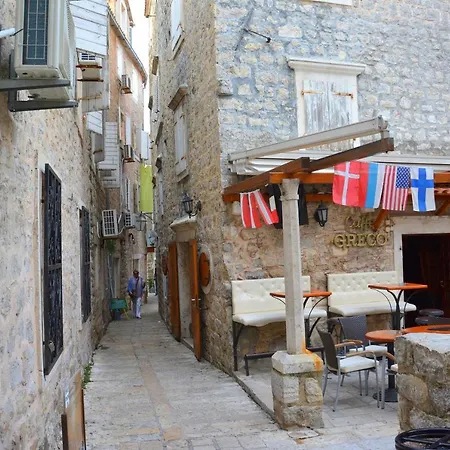Montenegro Backpackers Panzió 2*