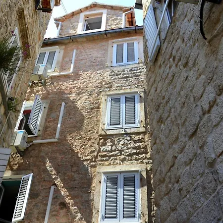Panzió Montenegro Backpackers